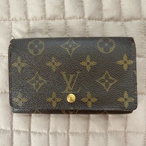 Louis Vuitton monogram wallet- Authentic